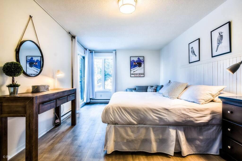 Chic Mt-Tremblant Condo With View On The Lake By Denstays مونت تريمبلانت المظهر الخارجي الصورة