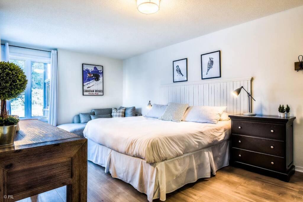 Chic Mt-Tremblant Condo With View On The Lake By Denstays مونت تريمبلانت المظهر الخارجي الصورة